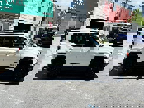 Used 2018 Jeep Renegade Sport w/ Power & Air Group image 9