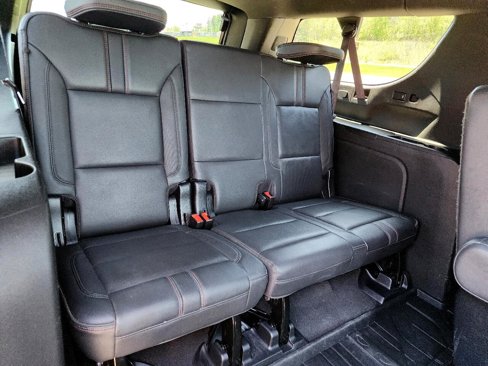 Used 2022 Chevrolet Suburban RST w/ Sport Performance Package image 35