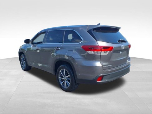 Used 2017 Toyota Highlander XLE image 24