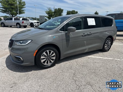 Used 2022 Chrysler Pacifica Touring-L image 14