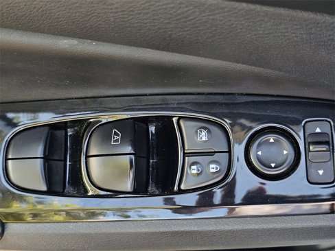 Used 2024 Nissan Altima 2.5 SV image 21