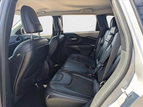 Used 2019 Jeep Cherokee Latitude Plus image 16