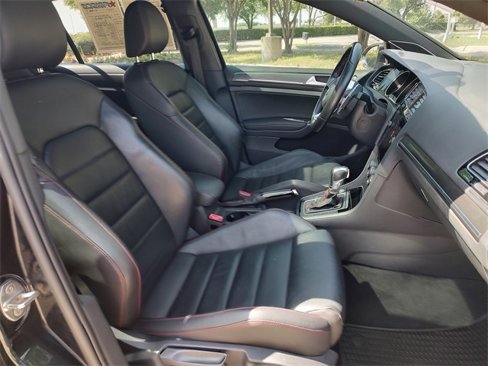 Used 2019 Volkswagen GTI SE w/ SE Experience Package image 32