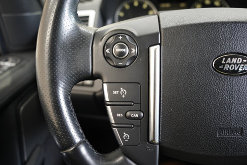 Used 2011 Land Rover Range Rover Sport HSE image 13
