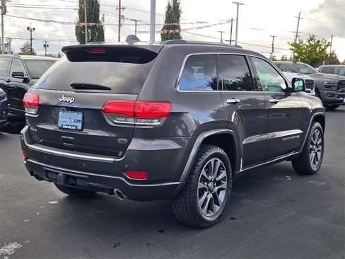Used 2017 Jeep Grand Cherokee Overland image 6