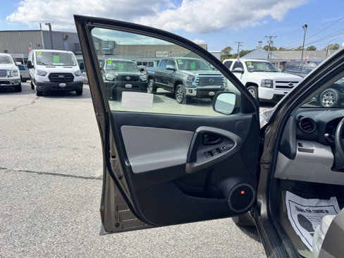 Used 2011 Toyota RAV4 Limited image 17