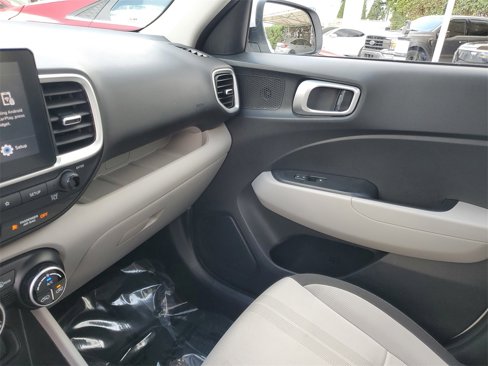 Certified 2023 Hyundai Venue SEL image 18