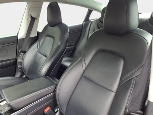Used 2020 Tesla Model 3 Standard Range image 9