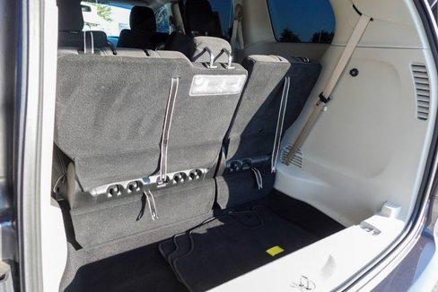 Used 2020 Chrysler Voyager LX image 27