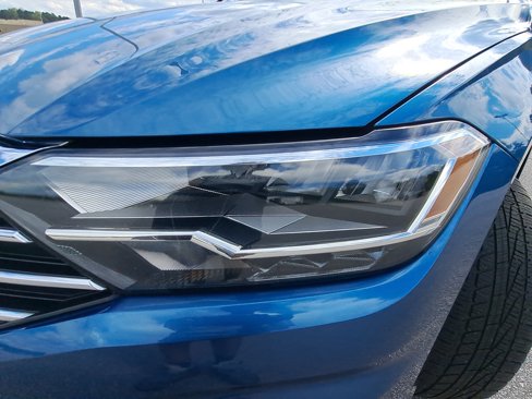 Used 2019 Volkswagen Jetta SE w/ Cold Weather Package image 28