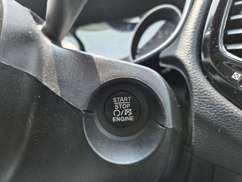 Used 2021 Jeep Compass Latitude image 23