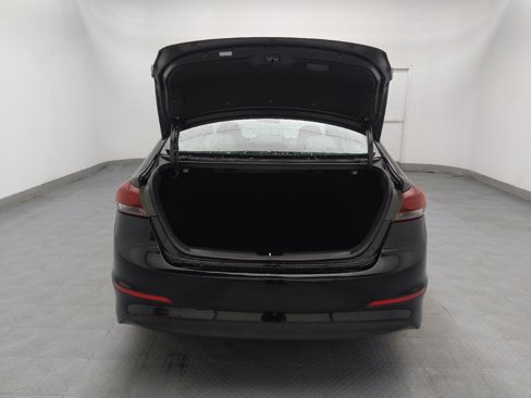 Used 2017 Hyundai Elantra SE image 29