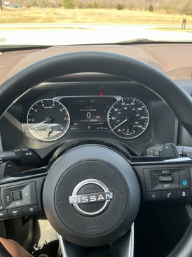 Used 2023 Nissan Rogue SV image 12