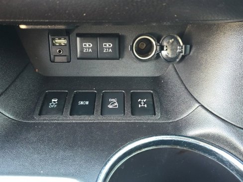Used 2018 Toyota Highlander XLE image 27