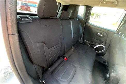 Used 2019 Jeep Renegade Latitude image 27
