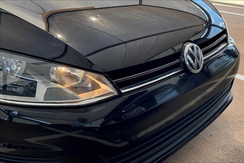 Used 2017 Volkswagen Golf S image 28