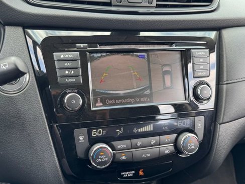 Used 2020 Nissan Rogue SV w/ Premium Package image 12