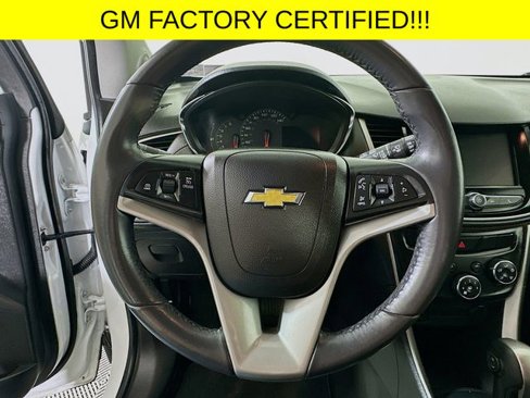 Certified 2022 Chevrolet Trax LT w/ LT Convenience Package image 11