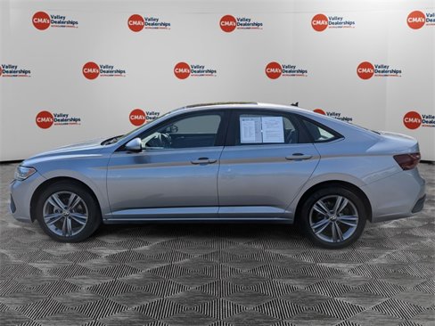 Used 2024 Volkswagen Jetta SE image 8