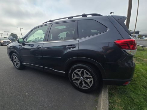 Used 2019 Subaru Forester Premium image 13