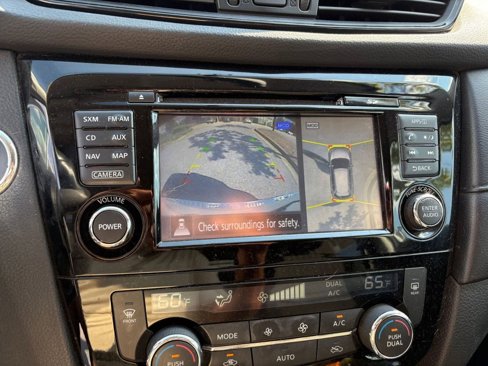 Used 2017 Nissan Rogue SV w/ SV Premium Package image 30