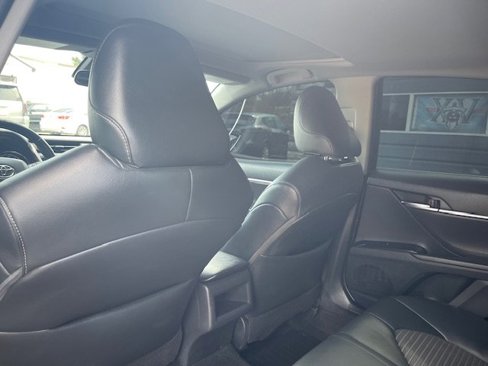 Used 2018 Toyota Camry SE image 14