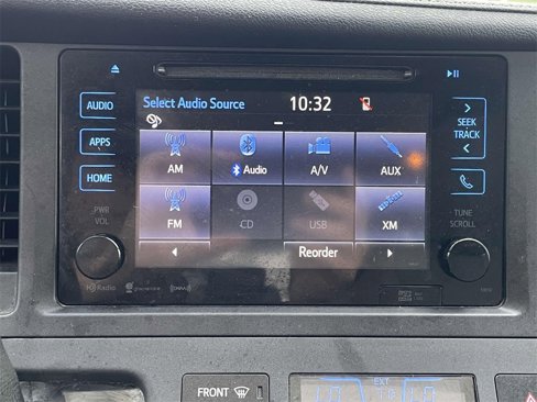 Used 2016 Toyota Sienna XLE image 26