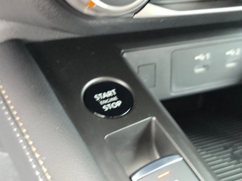 New 2025 Nissan Kicks SV image 32