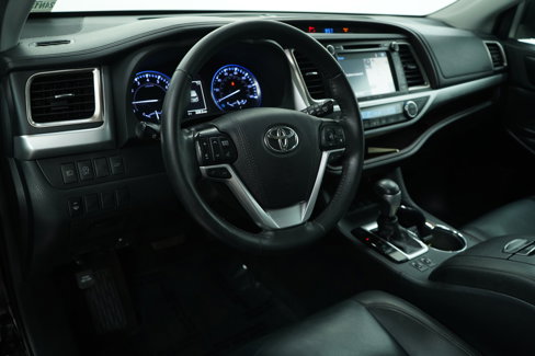 Used 2019 Toyota Highlander XLE image 19