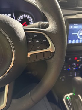 Used 2021 Jeep Renegade Sport image 31
