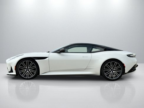Used 2024 Aston Martin DB12 Coupe image 8