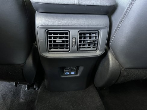 Used 2022 Toyota RAV4 XLE Premium image 33