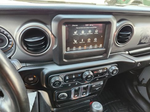 Used 2022 Jeep Wrangler Willys image 8