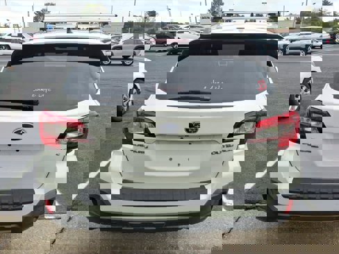 Used 2018 Subaru Outback 2.5i Touring w/ Popular Package #3 image 3