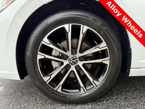 Used 2022 Volkswagen Jetta Sport image 32