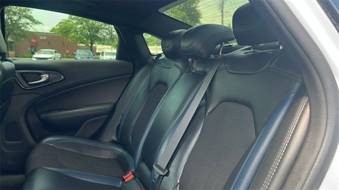 Used 2016 Chrysler 200 S image 32
