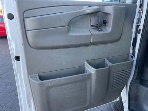 Used 2015 Chevrolet Express 2500 image 10