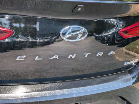 Used 2020 Hyundai Elantra Limited w/ Cargo Package (C1) image 30