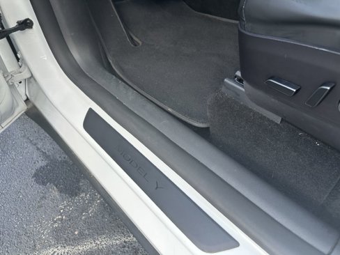 Used 2022 Tesla Model Y Performance image 23