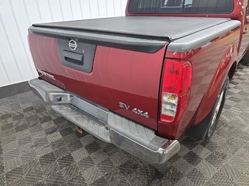 Used 2015 Nissan Frontier SV image 11