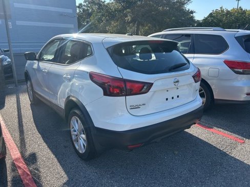 Used 2018 Nissan Rogue Sport S w/ S Appearance Package image 18
