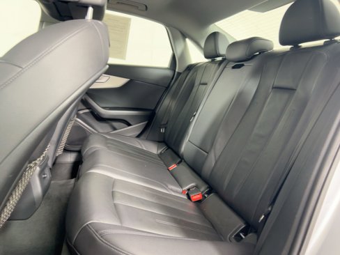Used 2017 Audi A4 2.0T Premium image 11