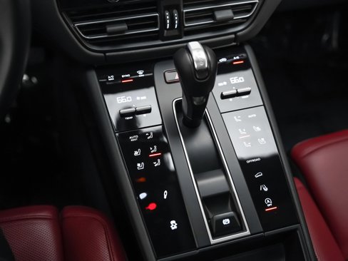 Certified 2023 Porsche Macan image 20