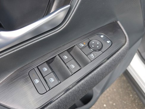 New 2025 Nissan Kicks SV image 24