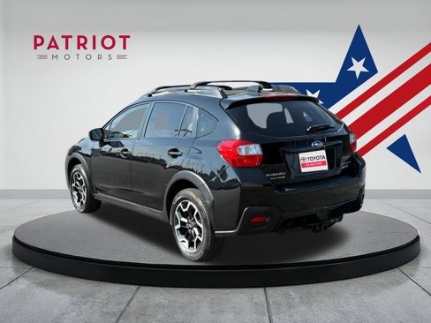 Used 2017 Subaru Crosstrek 2.0i Premium image 3
