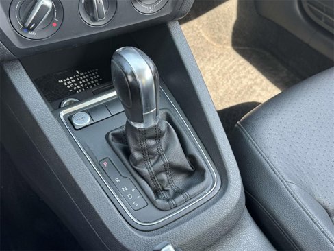 Used 2016 Volkswagen Jetta SE image 25