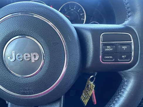 Used 2018 Jeep Wrangler Unlimited Sahara w/ Connectivity Group image 7