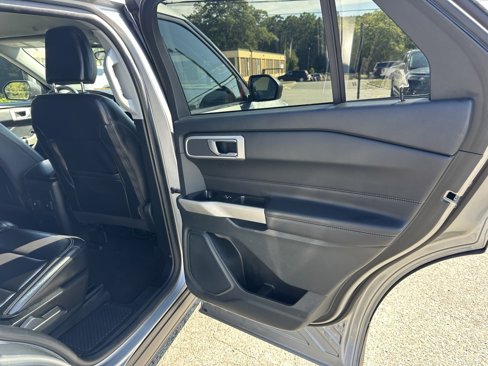 Used 2023 Ford Explorer XLT w/ Equipment Group 202A image 16