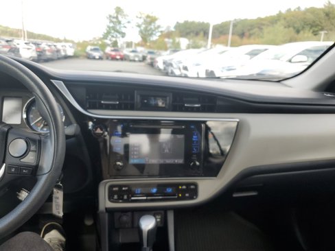 Used 2017 Toyota Corolla LE image 17