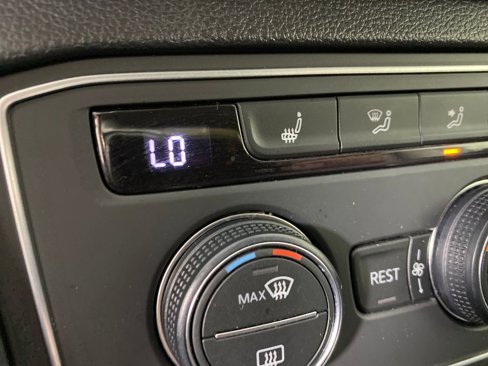 Used 2019 Volkswagen Atlas SE w/ Towing Package image 21